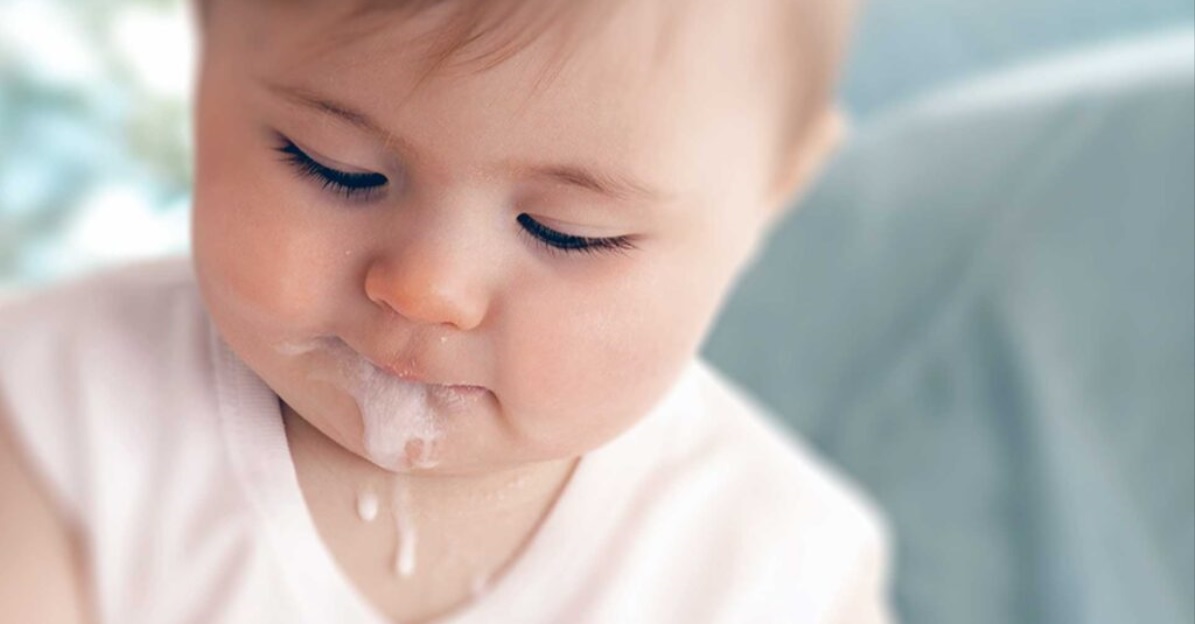 Regurgitação: O que fazer quando o bebê regurgita pelo nariz?